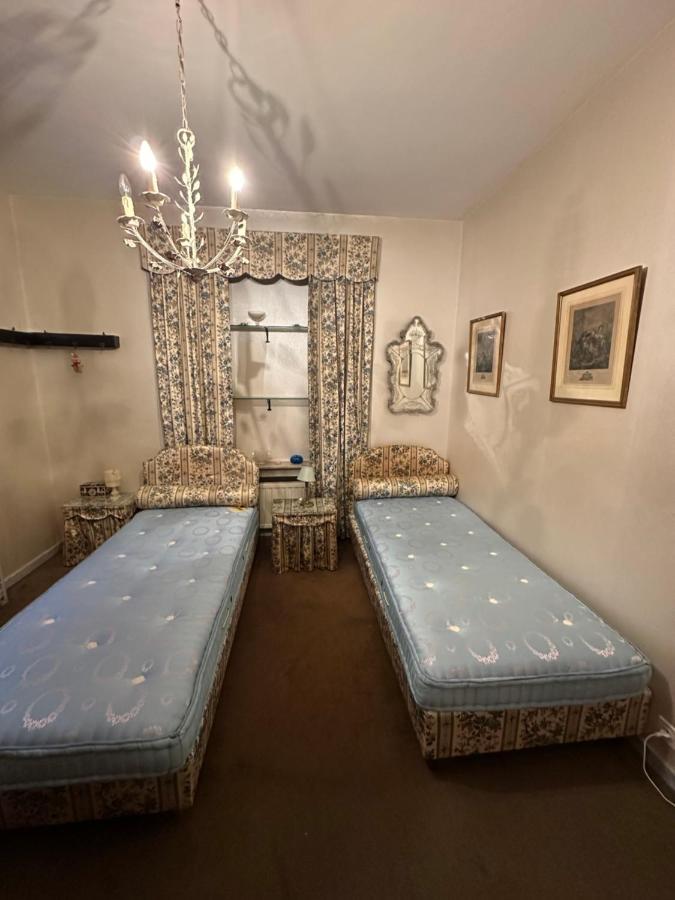 House Of Tanya Bed and Breakfast Bruselas Exterior foto
